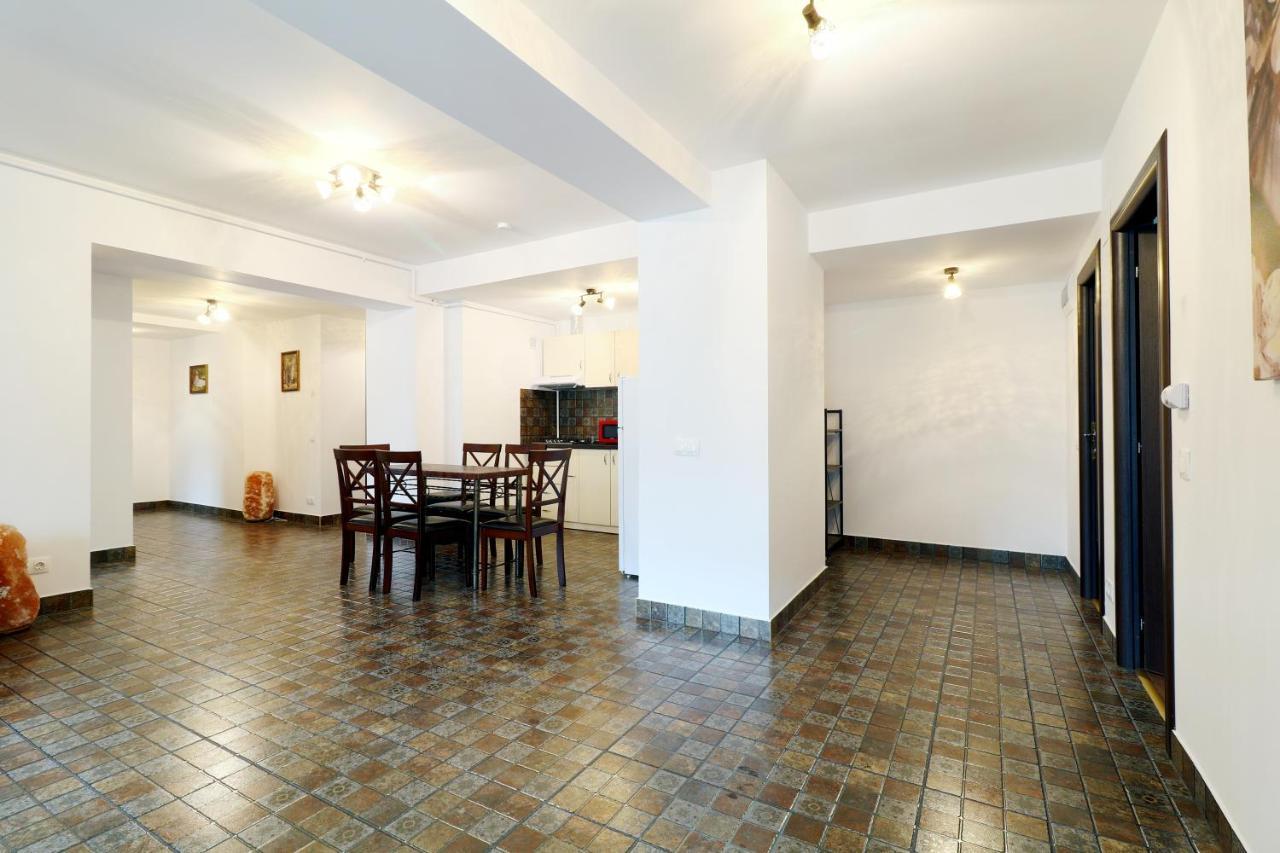 Sofia Apartment シナヤ エクステリア 写真